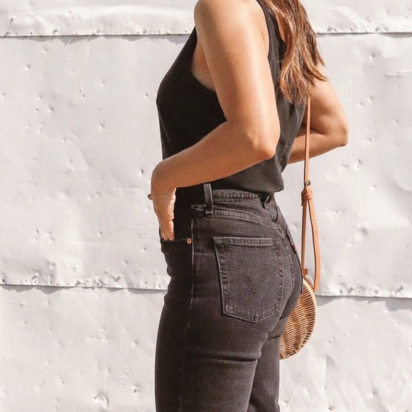 Levi's RibCage Ankle Straight Jeans - Picture 14 of 16